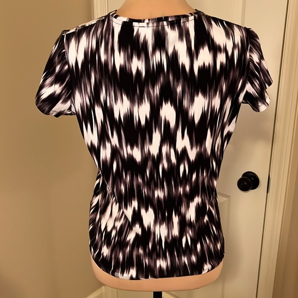 Jones New York signature abstract print top size small - Picture 4 of 6